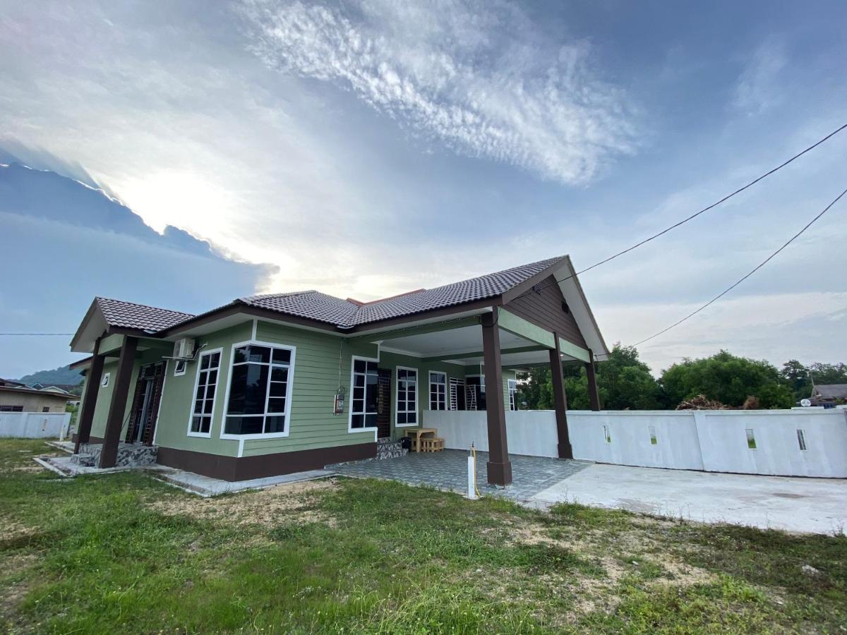 De Jara Guesthouse Dungun For Malay ภายนอก รูปภาพ