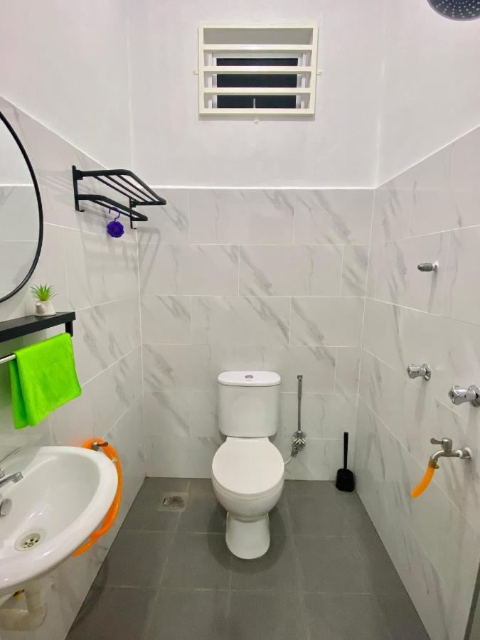 De Jara Guesthouse Dungun For Malay ภายนอก รูปภาพ
