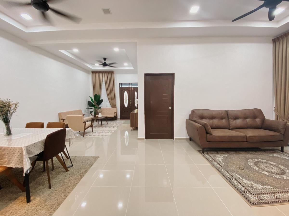 De Jara Guesthouse Dungun For Malay ภายนอก รูปภาพ