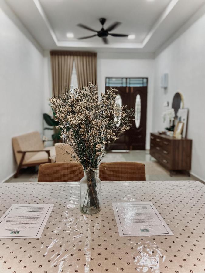 De Jara Guesthouse Dungun For Malay ภายนอก รูปภาพ