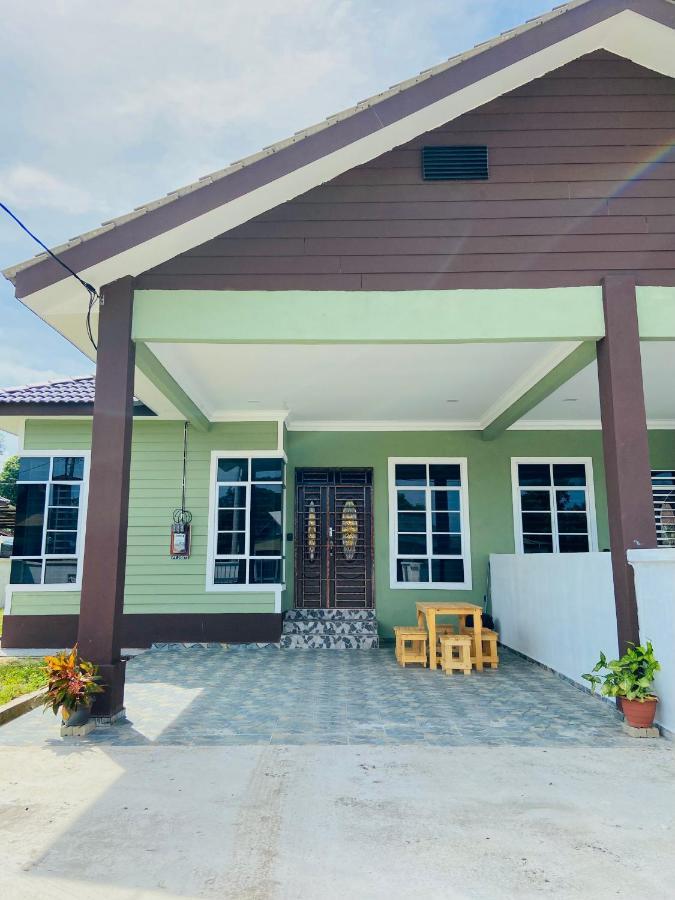 De Jara Guesthouse Dungun For Malay ภายนอก รูปภาพ