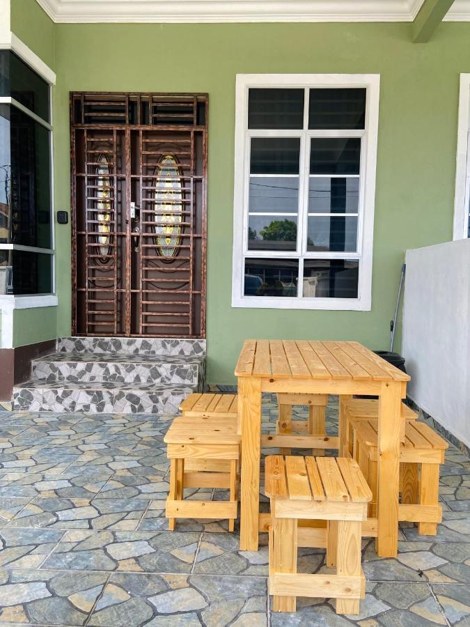 De Jara Guesthouse Dungun For Malay ภายนอก รูปภาพ